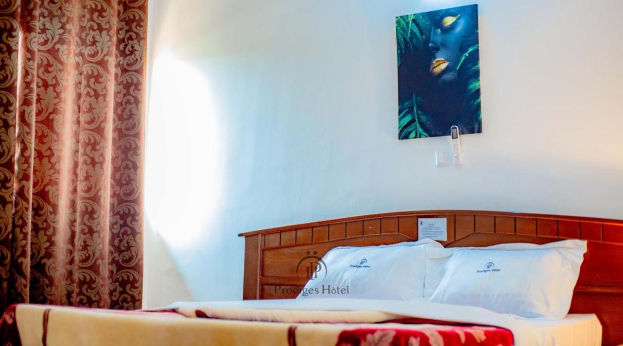 Yaoundé Prodiges Hotel מראה חיצוני תמונה